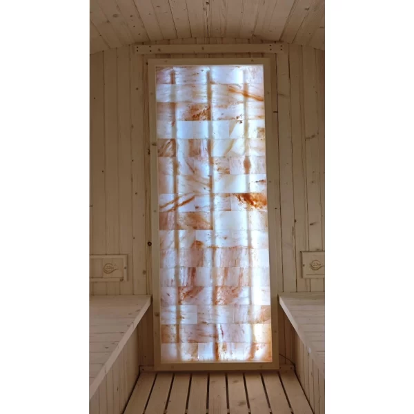 Parete di sale dell'Himalaya nella sauna.